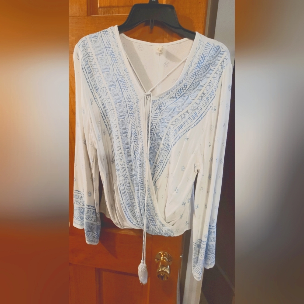 Elan boho blouse with tassle closure